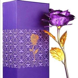 🌹 NWT 24k gold plated rose 🌹